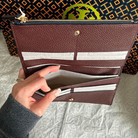 Tory Burch Blake Color Block Slim Envelope Wallet Tory Navy Muscadine Gold - Picture 6 of 9